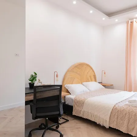 Luxury - Valassina 45 Milánó
