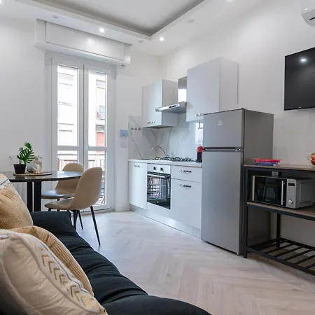 Luxury - Valassina 45 Apartman *