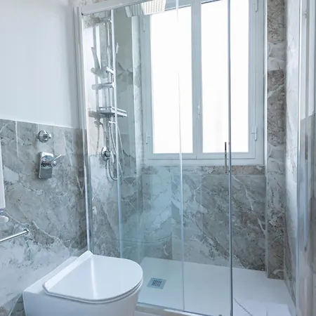 Luxury - Valassina 45 Apartman